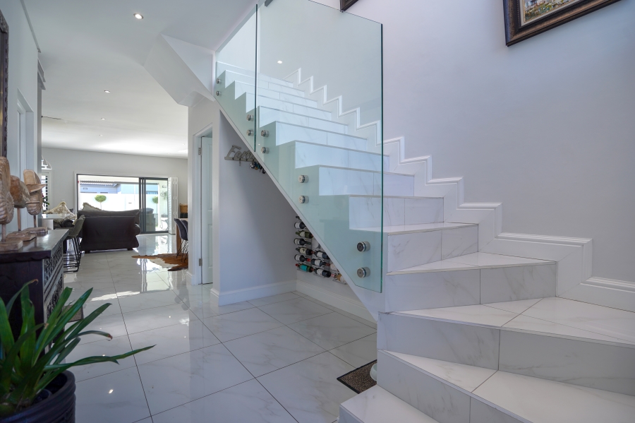4 Bedroom Property for Sale in Sandown Western Cape